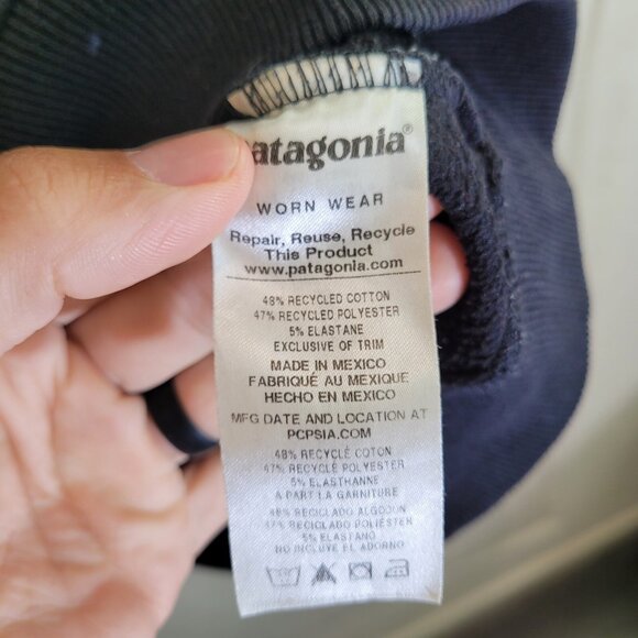 Patagonia Hoodie Mens Large Black Pullover Sweatshirt Logo Sleeve Drawstring - Picture 3 of 8